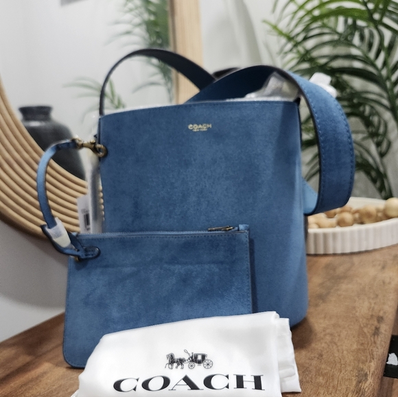 NWT COACH BUCKET 21 - Picture 5 of 8